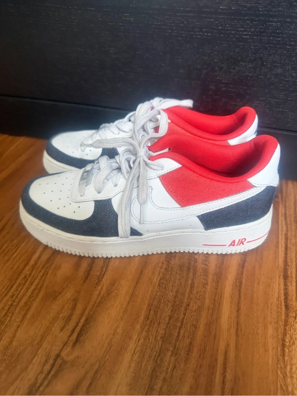 Kids Low-Top Sneakers in White, Navy & Red — Cushioned Active Shoes